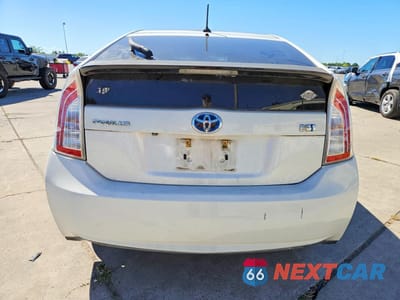 Zdjęcie 6 z 12 samochodu: 2013 TOYOTA PRIUS THREE VIN:JTDKN3DU3D5549175 - miniatura