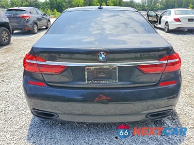 Zdjęcie 6 z 12 samochodu: 2017 BMW 740 I VIN:WBA7E2C52HG740376 - miniatura