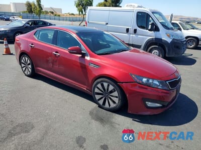 Czwarte zdjęcie samochodu z boku: 2012 KIA OPTIMA SX VIN:5XXGR4A63CG007896 - miniatura