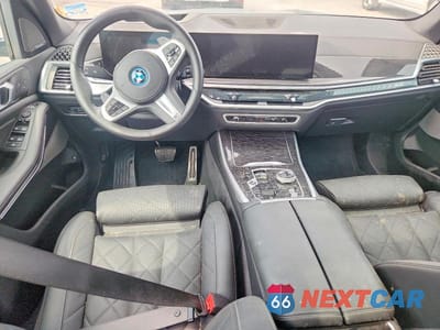 Zdjęcie 8 z 13 samochodu: 2025 BMW X5 XDRIVE50E VIN:5UX43EU02S9Y29486 - miniatura