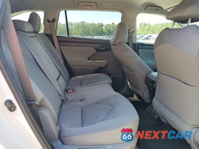 Zdjęcie 11 z 14 samochodu: 2023 TOYOTA HIGHLANDER LE VIN:5TDKDRAH6PS504629 - miniatura