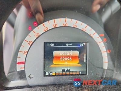Zdjęcie 9 z 12 samochodu: 2017 SMART FORTWO VIN:WMEFJ5DA2HK205604 - miniatura