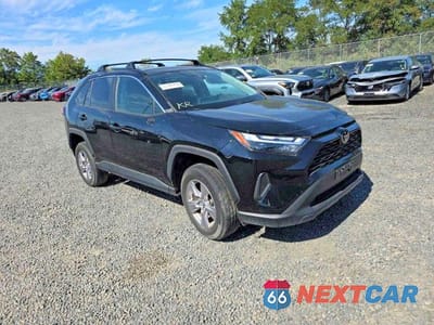 Trzecie zdjęcie samochodu z tyłu: 2023 TOYOTA RAV4 XLE VIN:2T3P1RFV1PW337284 - miniatura