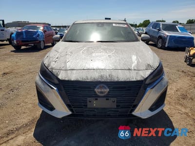 Piąte zdjęcie samochodu w środku: 2023 NISSAN ALTIMA SL VIN:1N4BL4EW4PN426300 - miniatura