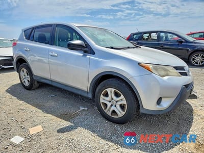 Czwarte zdjęcie samochodu z boku: 2015 TOYOTA RAV4 LE VIN:JTMZFREV5FJ040995 - miniatura