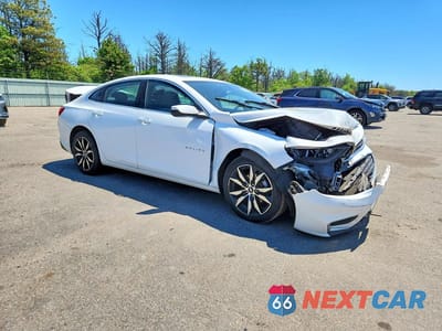Czwarte zdjęcie samochodu z boku: 2018 CHEVROLET MALIBU LT VIN:1G1ZD5STXJF207017 - miniatura