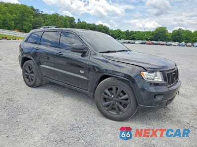 Czwarte zdjęcie samochodu z boku: 2011 JEEP GRAND CHEROKEE LAREDO VIN:1J4RS4GG2BC676456 - miniatura