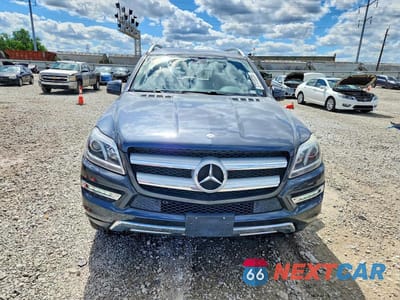 Piąte zdjęcie samochodu w środku: 2016 MERCEDES-BENZ GL 450 4MATIC VIN:4JGDF6EE1GA624462 - miniatura