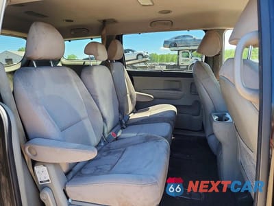 Zdjęcie 10 z 12 samochodu: 2015 KIA SEDONA LX VIN:KNDMB5C1XF6068826 - miniatura