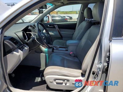 Zdjęcie 7 z 12 samochodu: 2012 TOYOTA HIGHLANDER HYBRID LIMITED VIN:JTEDC3EH2C2004094 - miniatura