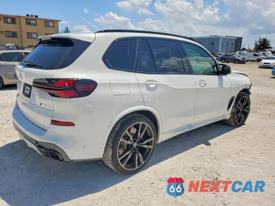 Trzecie zdjęcie samochodu z tyłu: 2026 BMW X5 M60I VIN:5UX33EU0XT9317620 - miniatura