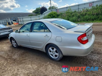 Drugie zdjęcie samochodu z przodu: 2003 TOYOTA CAMRY SE V6 VIN:4T1BF30K43U551535 - miniatura