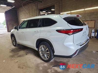 Drugie zdjęcie samochodu z przodu: 2023 TOYOTA HIGHLANDER PLATINUM VIN:5TDKDRAH0PS043542 - miniatura