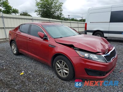 Czwarte zdjęcie samochodu z boku: 2011 KIA OPTIMA LX VIN:KNAGM4A79B5086756 - miniatura