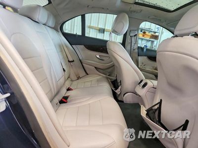Zdjęcie 10 z 13 samochodu: 2015 MERCEDES-BENZ C 300 4MATIC VIN:55SWF4KB8FU041628 - miniatura
