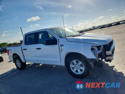 Czwarte zdjęcie samochodu z boku: 2022 FORD F150 SUPERCREW VIN:1FTFW1E52NKE54653 - miniatura