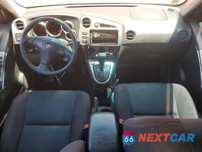 Zdjęcie 8 z 12 samochodu: 2005 TOYOTA COROLLA MATRIX XR VIN:2T1KR32E05C416636 - miniatura