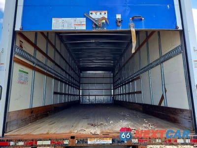 Zdjęcie 10 z 13 samochodu: 2017 INTERNATIONAL 4300 BOX TRUCK VIN:1HTMMMMM7HH637350 - miniatura