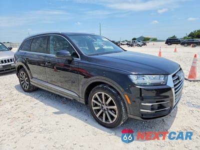 Czwarte zdjęcie samochodu z boku: 2017 AUDI Q7 PREMIUM PLUS VIN:WA1LAAF75HD035524 - miniatura