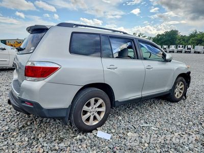 Trzecie zdjęcie samochodu z tyłu: 2012 TOYOTA HIGHLANDER BASE VIN:5TDBK3EH5CS093568 - miniatura