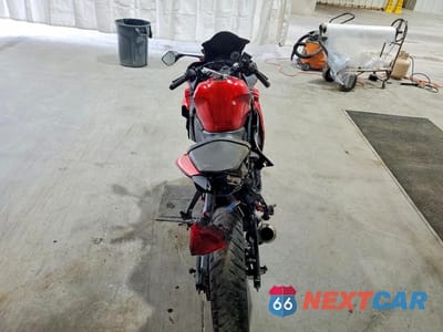 Zdjęcie 6 z 9 samochodu: 2015 YAMAHA YZFR3 VIN:MH3RH06Y2FK005907 - miniatura