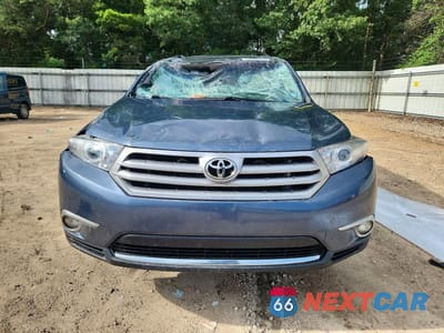 Piąte zdjęcie samochodu w środku: 2013 TOYOTA HIGHLANDER LIMITED VIN:5TDYK3EH1DS104531 - miniatura