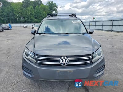 Piąte zdjęcie samochodu w środku: 2016 VOLKSWAGEN TIGUAN S VIN:WVGBV7AX5GW602300 - miniatura