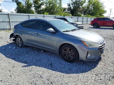 Czwarte zdjęcie samochodu z boku: 2019 HYUNDAI ELANTRA VIN:KMHD84LF7KU845808 - miniatura