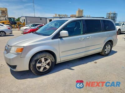 2010 DODGE GRAND CARAVAN SXT 2D4RN5D10AR119816 - główne zdjęcie licytacji z USA - miniatura