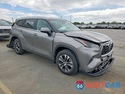 Czwarte zdjęcie samochodu z boku: 2025 TOYOTA HIGHLANDER HYBRID XLE VIN:5TDKBRCHXSS654707 - miniatura