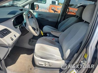 Zdjęcie 7 z 13 samochodu: 2011 TOYOTA SIENNA LE VIN:5TDKK3DC1BS007418 - miniatura
