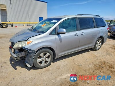 2013 TOYOTA SIENNA LE 5TDKK3DC5DS378939 - główne zdjęcie licytacji z USA - miniatura