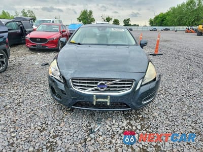 Piąte zdjęcie samochodu w środku: 2013 VOLVO S60 T5 VIN:YV1612FS9D2209012 - miniatura