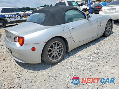 Trzecie zdjęcie samochodu z tyłu: 2004 BMW Z4 2.5 VIN:4USBT33524LS51660 - miniatura