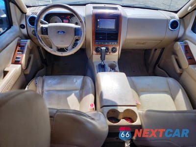 Zdjęcie 8 z 13 samochodu: 2007 FORD EXLPLORER VIN:1FMEU74E37UB87161 - miniatura
