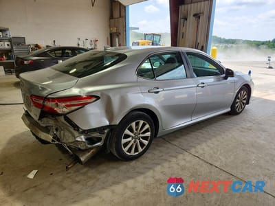 Trzecie zdjęcie samochodu z tyłu: 2019 TOYOTA CAMRY LE VIN:4T1B11HK6KU818924 - miniatura