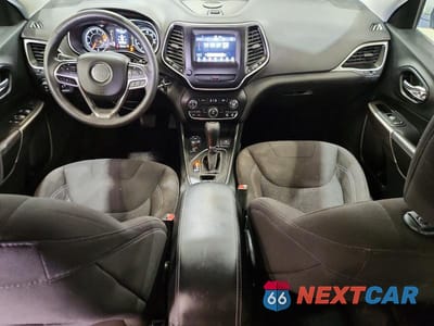 Zdjęcie 8 z 13 samochodu: 2019 JEEP CHEROKEE LATITUDE VIN:1C4PJMCB7KD136914 - miniatura
