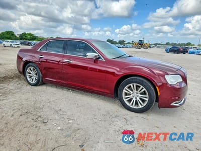 Czwarte zdjęcie samochodu z boku: 2016 CHRYSLER 300C VIN:2C3CCAEG3GH268695 - miniatura