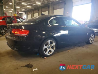 Trzecie zdjęcie samochodu z tyłu: 2010 BMW 328 XI SULEV VIN:WBAWV5C59AP098712 - miniatura