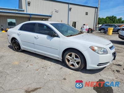 Czwarte zdjęcie samochodu z boku: 2012 CHEVROLET MALIBU LS VIN:1G1ZB5E06CF169229 - miniatura