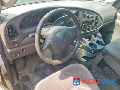 Zdjęcie 8 z 13 samochodu: 2008 FORD ECONOLINE E350 SUPER DUTY CUTAWAY VAN VIN:1FDWE35LX8DB55185 - miniatura