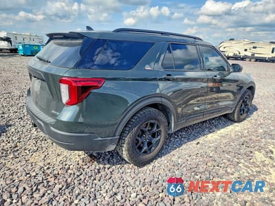 Trzecie zdjęcie samochodu z tyłu: 2022 FORD EXPLORER TIMBERLINE VIN:1FMSK8JH8NGA55747 - miniatura