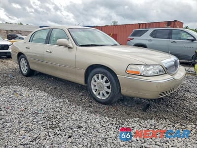 Czwarte zdjęcie samochodu z boku: 2011 LINCOLN TOWN CAR SIGNATURE LIMITED VIN:2LNBL8CV7BX754860 - miniatura