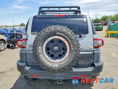 Zdjęcie 6 z 13 samochodu: 2013 TOYOTA FJ CRUISER BASE VIN:JTEBU4BF4DK163438 - miniatura