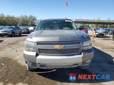 Piąte zdjęcie samochodu w środku: 2012 CHEVROLET SUBURBAN K1500 LT VIN:1GNSKJE76CR264250 - miniatura