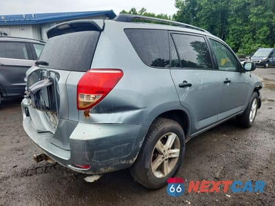 Trzecie zdjęcie samochodu z tyłu: 2006 TOYOTA RAV4 BASE VIN:JTMZD33V265015132 - miniatura