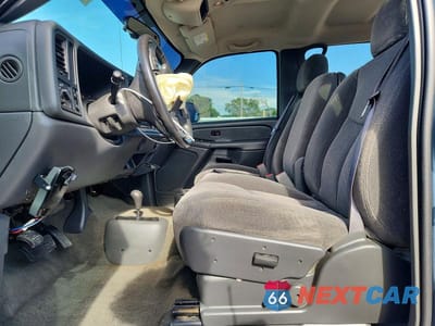Zdjęcie 7 z 12 samochodu: 2006 CHEVROLET SILVERADO K2500 HEAVY DUTY VIN:1GCHK23D86F215669 - miniatura