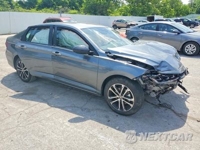 Czwarte zdjęcie samochodu z boku: 2025 VOLKSWAGEN JETTA SPORT VIN:3VWBX7BU5SM051259 - miniatura