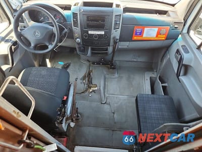Zdjęcie 8 z 13 samochodu: 2015 MERCEDES-BENZ SPRINTER 2500 VIN:WD3PE8DBXFP133921 - miniatura