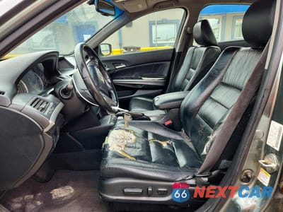Zdjęcie 7 z 12 samochodu: 2009 HONDA ACCORD VIN:JHMCP26809C001368 - miniatura
